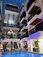 Giulius Boracay Italian Resort