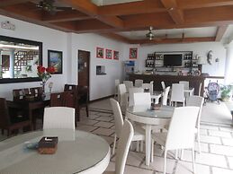 Giulius Boracay Italian Resort