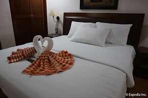 Giulius Boracay Italian Resort