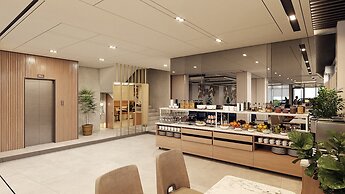 Laxston Hotel by Front One