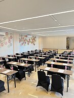 Laxston Hotel by Front One