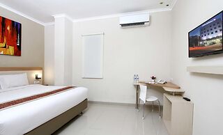 Laxston Hotel by Front One