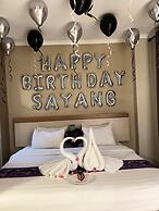 Laxston Hotel by Front One