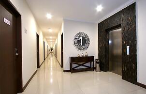 Laxston Hotel by Front One