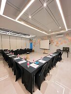 Laxston Hotel by Front One