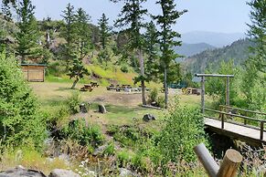 Creekside Lodge at Yellowstone