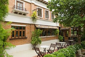 San Pareni Hotel