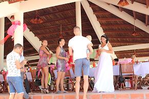 GM Doc Let Beach Resort & Spa