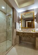 DoubleTree by Hilton Hotel Van