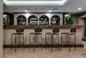 DoubleTree by Hilton Hotel Van