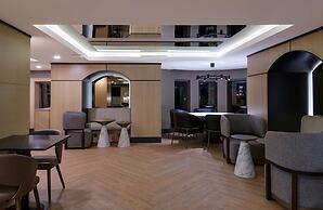 DoubleTree by Hilton Hotel Van