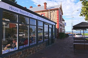 Anchorage Seafront Hotel