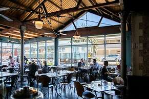 Anchorage Seafront Hotel