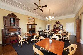 Anchorage Seafront Hotel