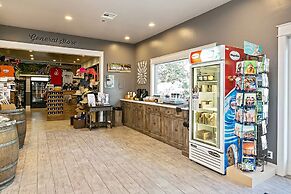 Flying Flags RV Resort & Campground