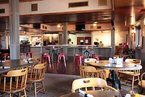 Palm Canyon Hotel & RV Resort