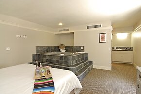 Palm Canyon Hotel & RV Resort