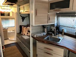 Palm Canyon Hotel & RV Resort