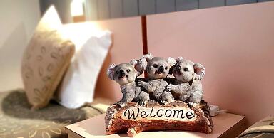 Young Goldrush Motel