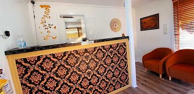 Young Goldrush Motel