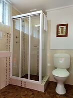 Young Goldrush Motel