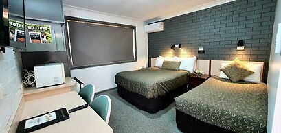 Young Goldrush Motel