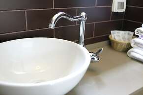 Pink House TLV - ApartHotel