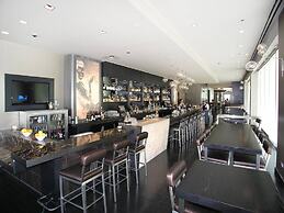 State and Grand by BridgeStreet