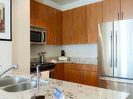 State and Grand by BridgeStreet