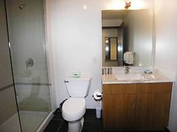 State and Grand by BridgeStreet