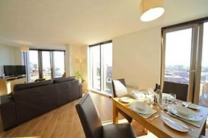 State and Grand by BridgeStreet