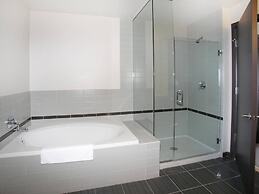 State and Grand by BridgeStreet