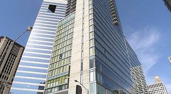 State and Grand by BridgeStreet