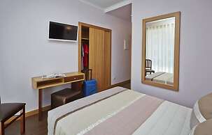 Welcome In - Suites & Hostel