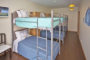 Welcome In - Suites & Hostel