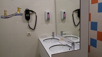 Welcome In - Suites & Hostel