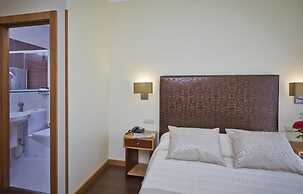 Welcome In - Suites & Hostel