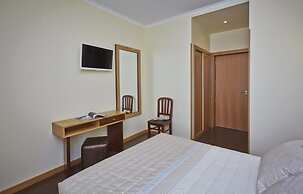 Welcome In - Suites & Hostel