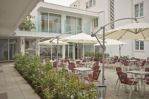 Welcome In - Suites & Hostel