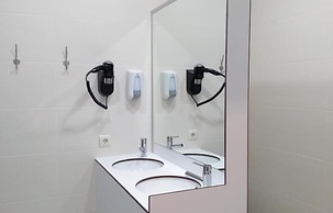 Welcome In - Suites & Hostel