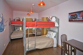 Welcome In - Suites & Hostel