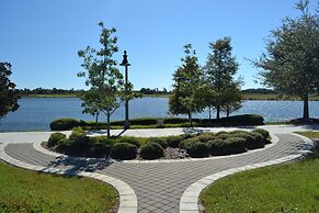 Vista Cay Commons by OVH360