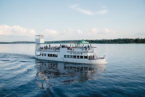 Victoria Falls Waterfront