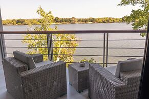 Victoria Falls Waterfront