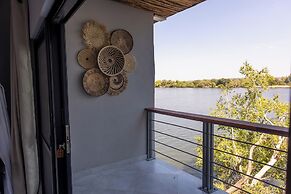 Victoria Falls Waterfront