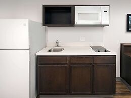 Extended Stay America Select Suites - Cleveland - Airport