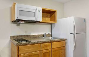 Extended Stay America Select Suites - Cleveland - Airport
