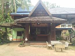 Chaloklum Bay Resort