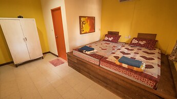 Dancing Elephant Beach Club - Hostel