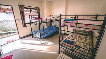 Dancing Elephant Beach Club - Hostel